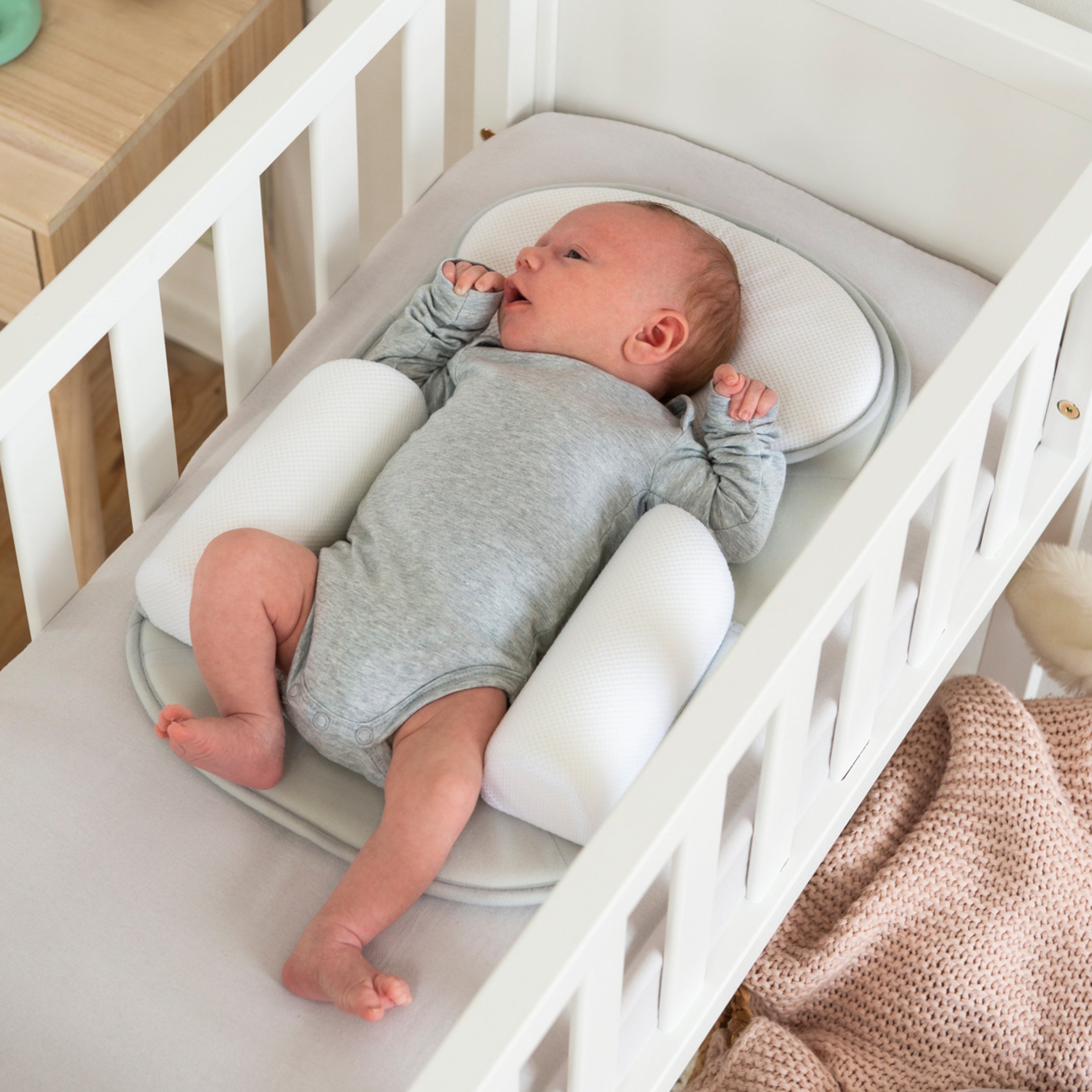doomoo-multi-sleep-babyschlafpositionierer-mit-kopfkissen image 2
