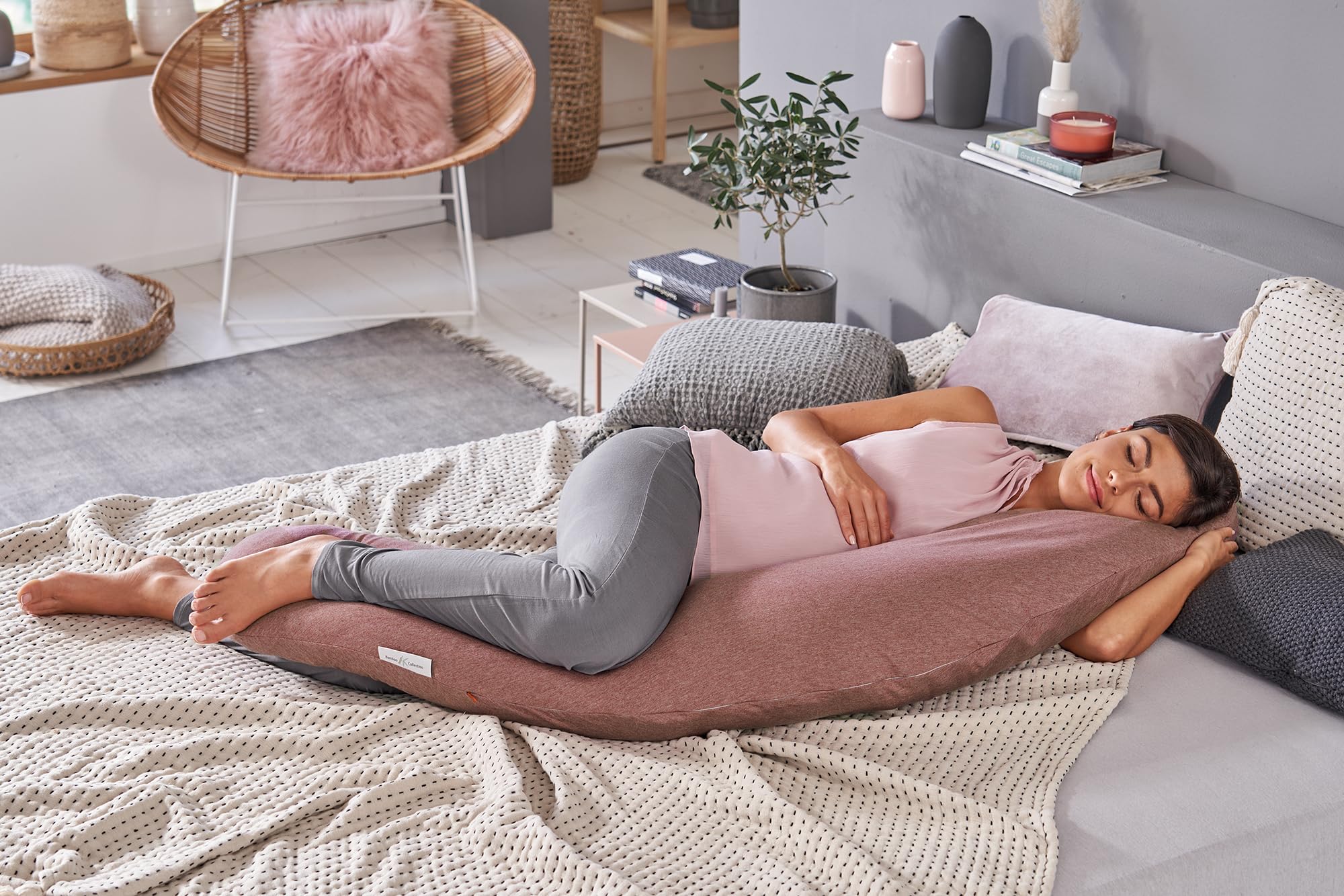 theraline-das-original-stillkissen-190cm-musselin-sandbeige image 4